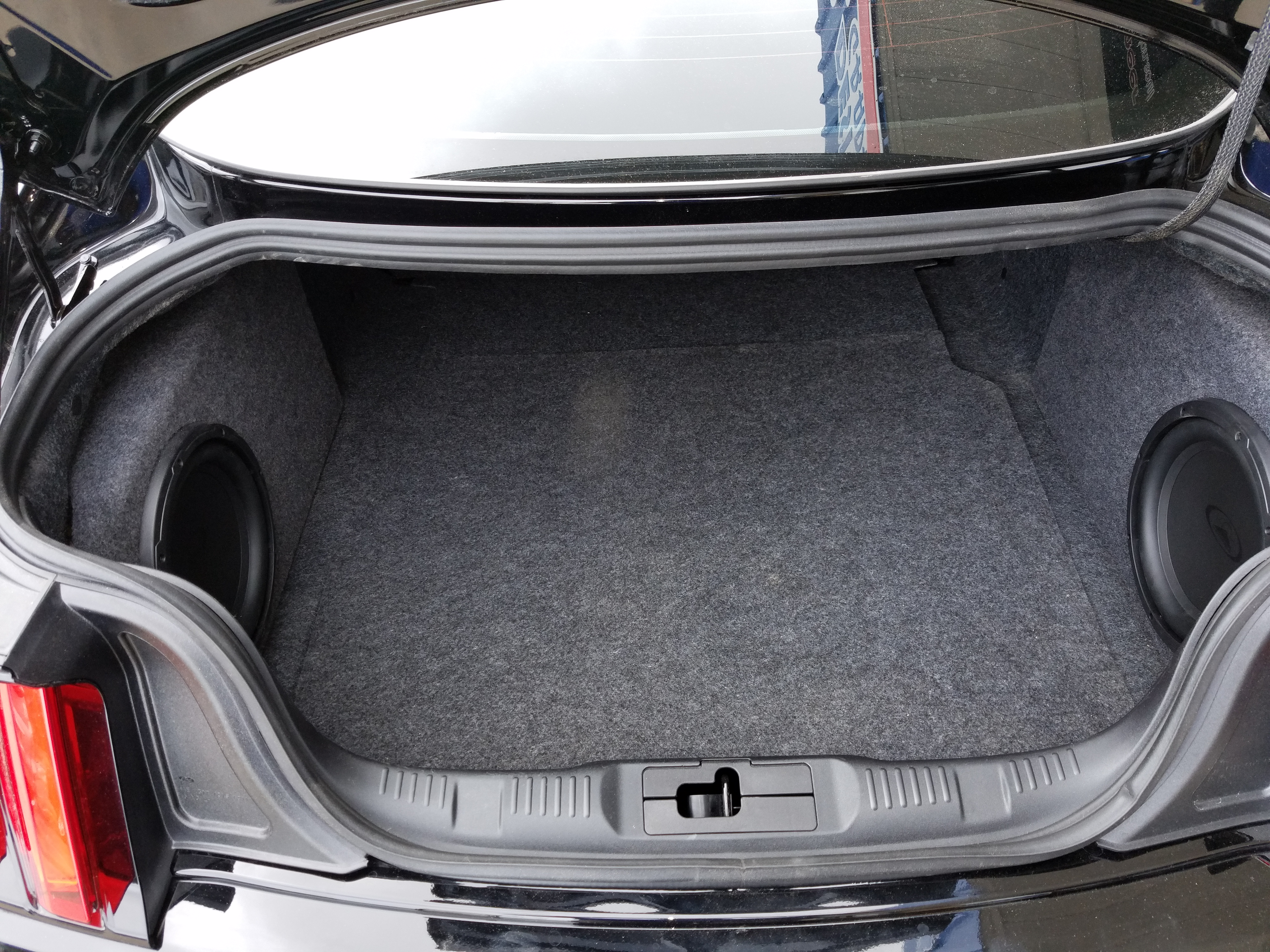 2017 mustang sub box